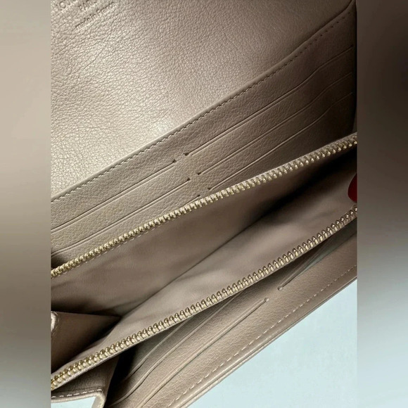 Authentic LOUIS VUITTON Mahina Amelia Wallet Beige Opal w/COA - Picture 11 of 15